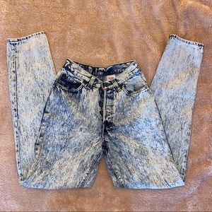 Vintage LEVI’S Rare Acid Wash Button Fly - LIKE NEW